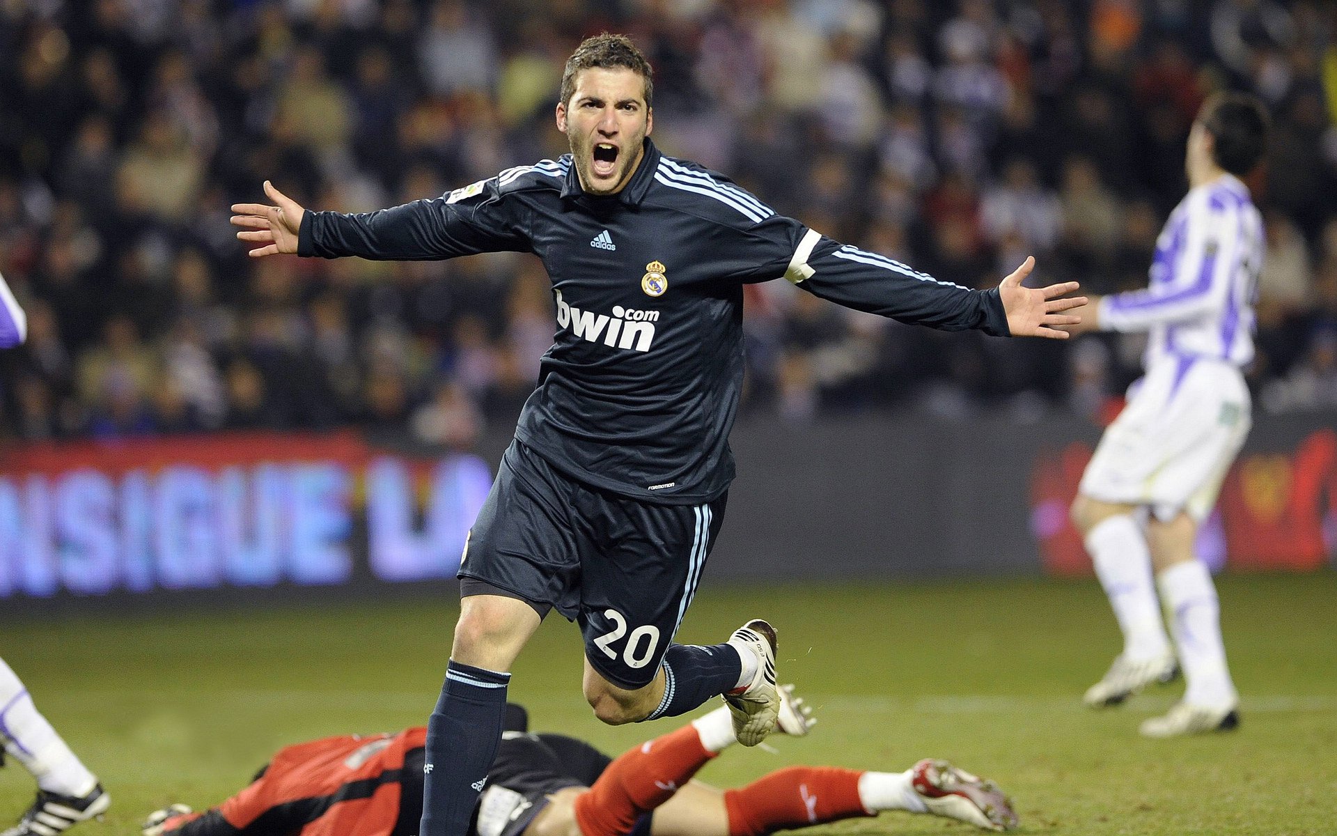 今日足球比赛热门推荐，今日足球赛事比赛结果